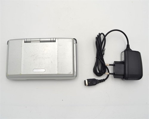 Nintendo DS - Grå - Konsol - SNR NEM10071060 (B Grade) (Genbrug)